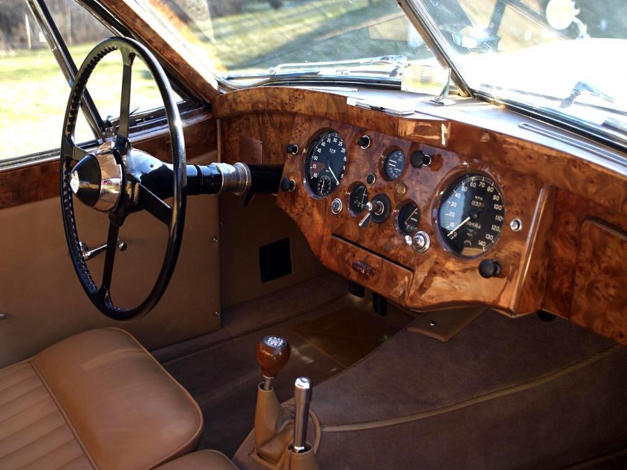  Jaguar XK120 Fixed Head Coupe 1951 года  (фото 10 из 16)